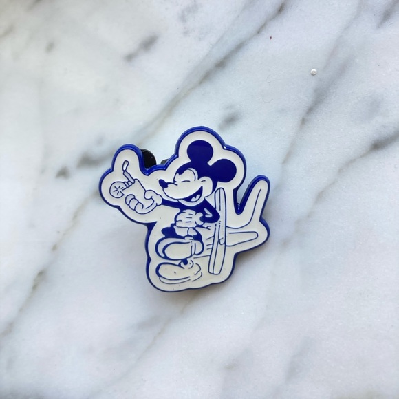 Disney Jewelry - Mickey Mouse Disney Vacation Club Disney Pin